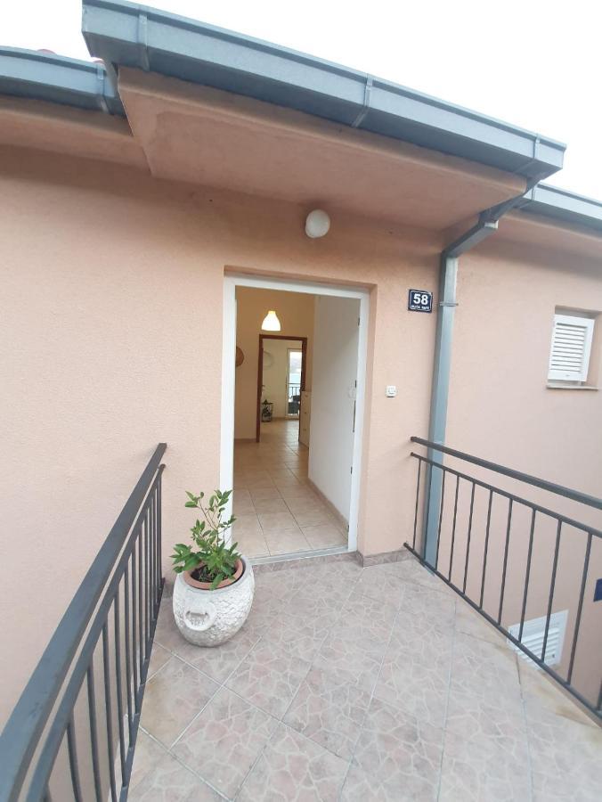 Apartment Zadoda Omis Luaran gambar