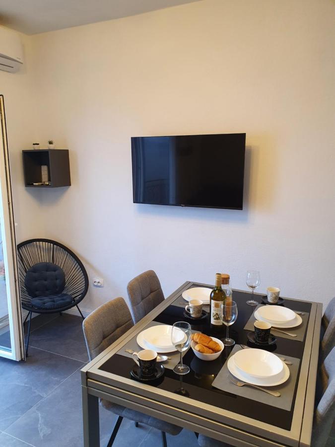 Apartment Zadoda Omis Luaran gambar