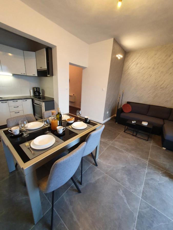 Apartment Zadoda Omis Luaran gambar